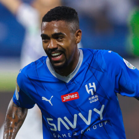 Malcom marca um hat-trick pelo Al-Hilal