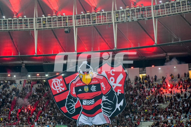 O-preparador-elogia-De-la-Cruz-por-sua-constante-participação-durante-os-jogos-algo-que-agrada-aos-torcedores-do-Flamengo