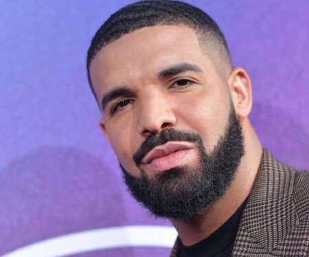 O rapper Drake faz aposta e perde US$ 700.000 em combate do UFC