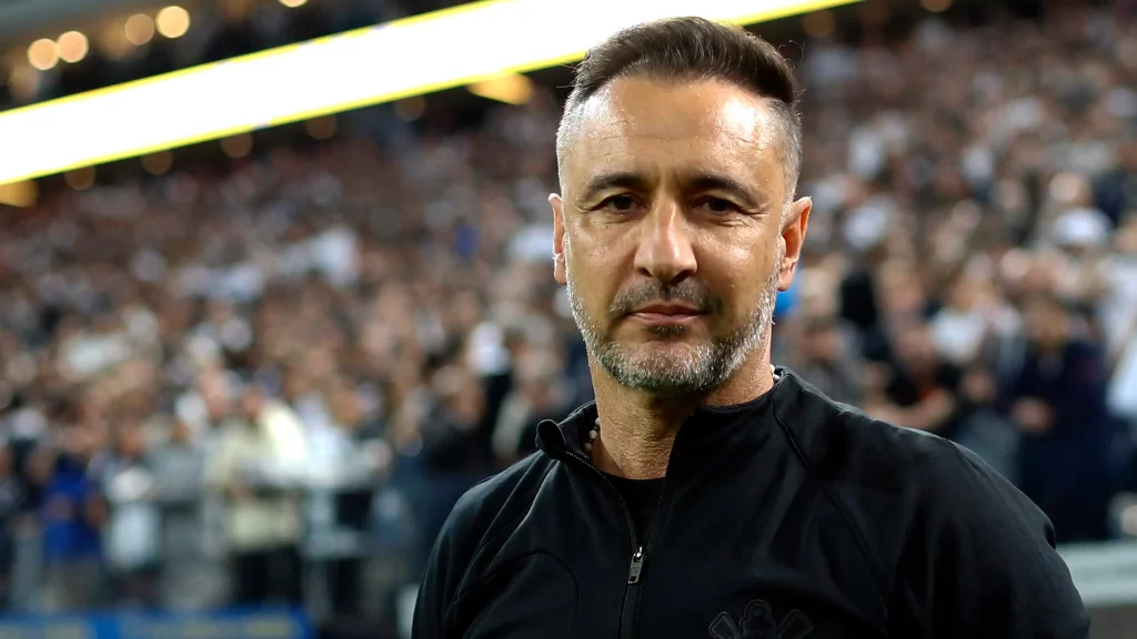 Vítor Pereira processa Corinthians