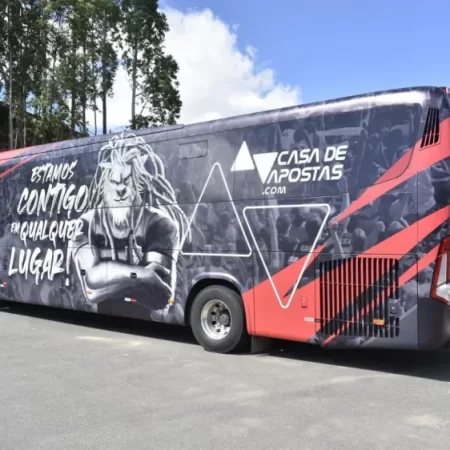 Vitória Celebra Novo Ônibus de Luxo Presenteado pela Betsat