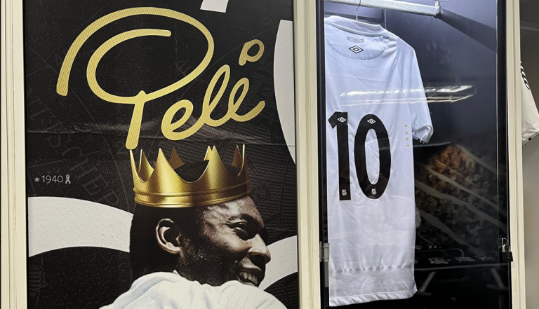 Screenshot 2024 04 22 at 14 57 30 Santos FC no X Pelo Eterno Rei. Pela camisa 10 🤴🏿🔟 https t.co qafH0w25M1 X