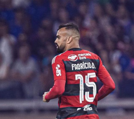 Fabricio Bruno prefere ficar no Flamengo após ser sondado pela West Ham Club.