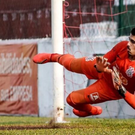 Copinha, ex-Corinthians, retoma carreira em Portugal após pausa