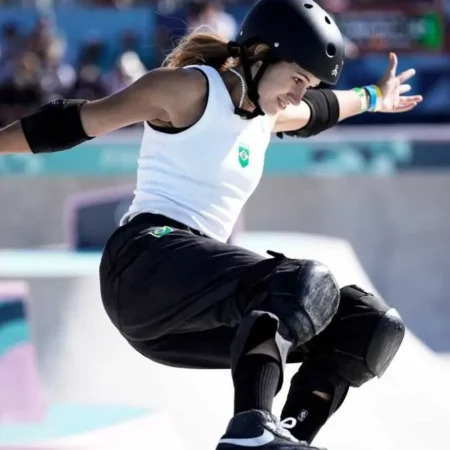 Dora Varella fica em 8º e se classifica para final do skate park feminino