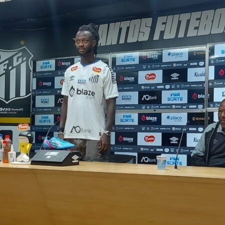 Yusupha Njie é Apresentado pelo Santos