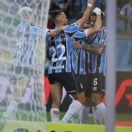 Grêmio supera Flamengo com vitória em casa